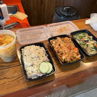 Pad Pak Ruam (Garlic Mixed Vegetables)