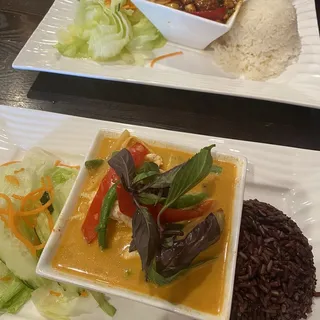 Gai Him Ma Parn (Cashew Chicken)