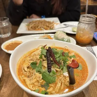 Kao Poon (Curry Coconut Noodles) with Chicken