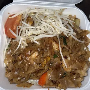 Pad kee mao