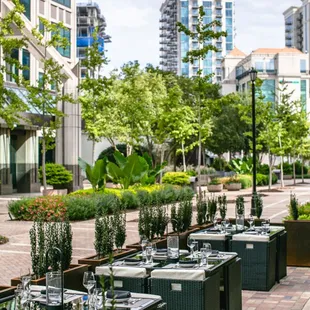 Outdoor Patio dining in the heart of Buckhead