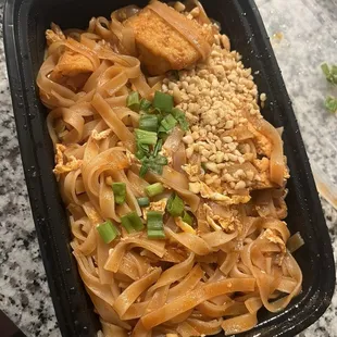 ramen and noodles, ramen, noodle dish, noodle soup, noodles, food