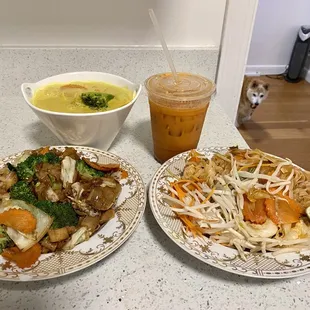Vegan Pad Thai, vegan Pad See-Ew, Vegan Yellow Curry Soup, vegan Thai Ice Tea with Soy Milk
