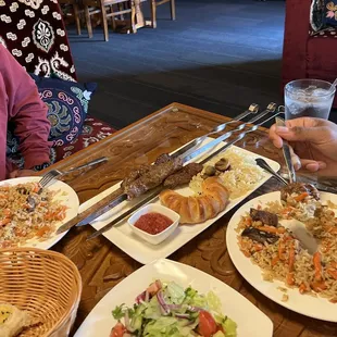 Osh (Pilav), Mix Assorted Kebab (Lamb, Lulya, Beef), Bread