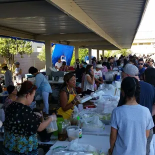 modest crowd, parking was OK. Arrived at 9:15AM