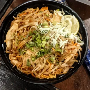 Chicken Pad Thai, pretty good!