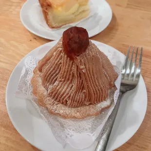 food, dessert, cupcakes