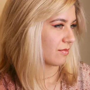 This blonde is ready for fall!