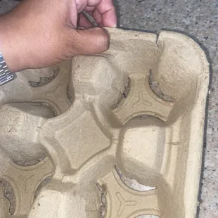 Cheap material cup holder, even though I was holding it with my two hands it broke/ripped.
