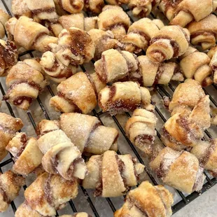 a close up of a cooling rack