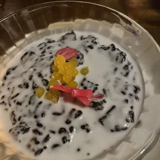 Black sticky rice with golden drop (GF)