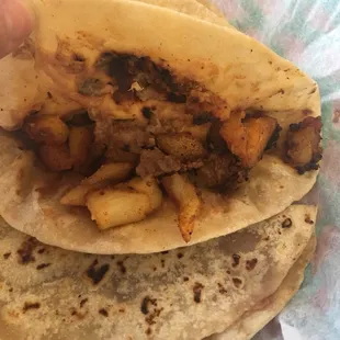 Taco de papá con chorizo