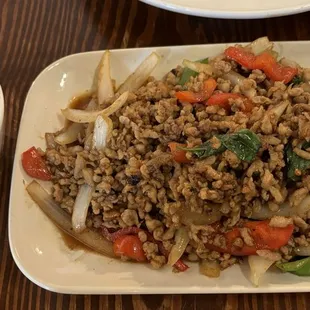 Kra pow (basil with ground pork)