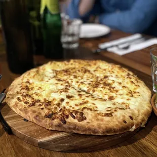 Megruli Khachapuri (Six Slices).