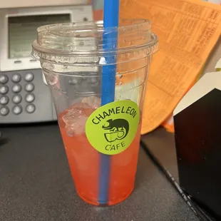 Sparkling lemonade with raspberry