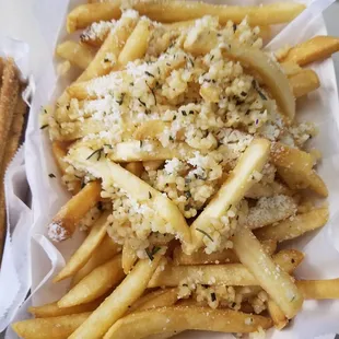 Garlic and rosemary fries