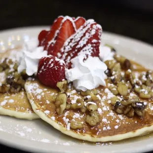 Pancake with strawberry and walnuts