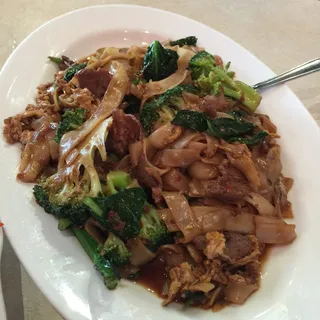 38. Pad Se-Ew Noodles