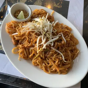 Shrimp pad Thai-lunch portion!