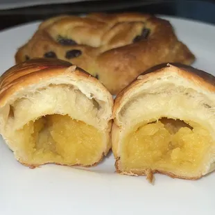 Inside of cade bread it's a eggy sweet custard