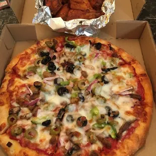 Delivery was on time before time and this is so good and looks good and nice and hot I think I&apos;m going to order from them again thanks