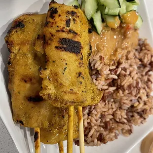 Chicken satay with brown rice