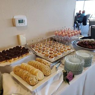 Sunday Brunch - dessert station