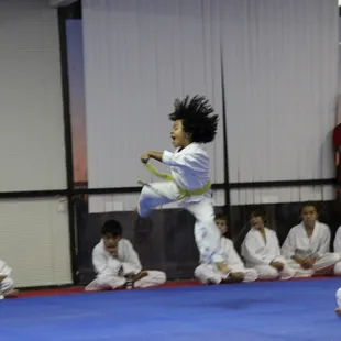 JUMPING ROUNDHOUSE AND PLYOMETRICS