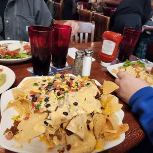 I got beef nachos. The curd burger is always a hit. The burrito bowl is nice if you are watching your carbs.