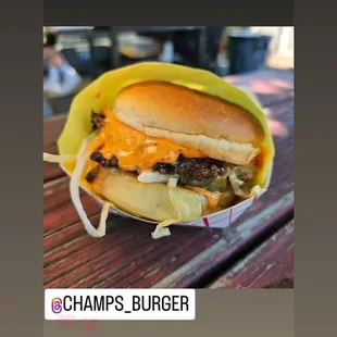 a photo of a cheeseburger