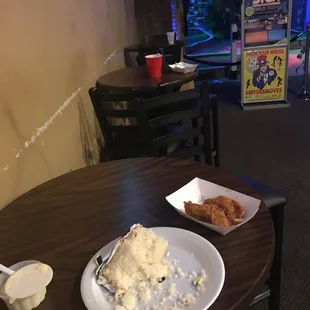 This is leftover from other guests.. NOT MINE!!