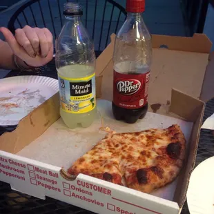 Nice little place to get some pizza. Prices aren't too bad either. This here is a small for I think $8.99