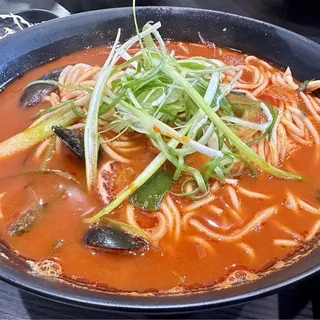 SPICY SEAFOOD NOODLE