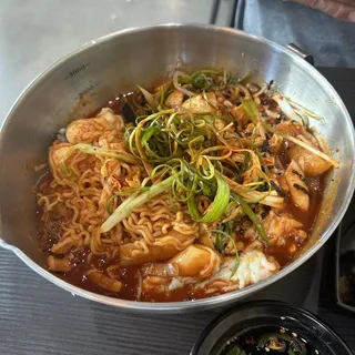 Spicy Seafood Rice Cake