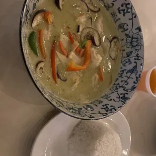 Green curry with shrimp