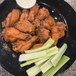 chicken wings and fried chicken, bbq chicken, bbq wings, chicken, chicken wings, fried chicken, poultry, food, fried chicken wings