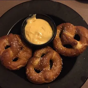 Hot pretzels and cheese
