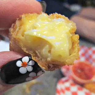 Macaroni Gouda Bites - inside