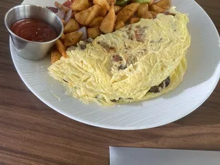 AC Waterfront Lounge Restaurant