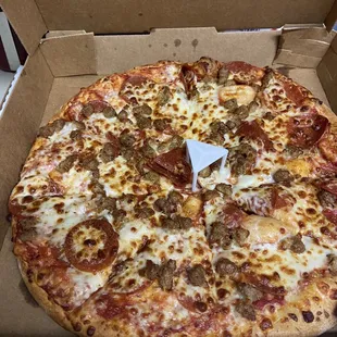 Sausage pepperoni and extra cheese pizza-yum