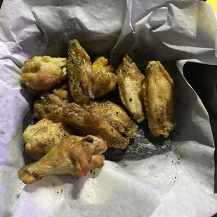 Supposed to be garlic Parmesan but more like lemon pepper wings