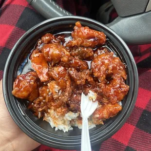 Orange chicken, white rice luncheon special