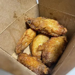 B9. Fried Chicken Wings