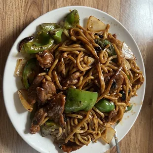 Chili Pepper Beef Chow Mein