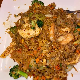 Chang noi fried rice with chicken and shrimp.