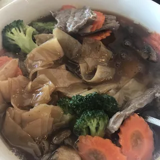 N4. Rad Na (Gravy Noodles)