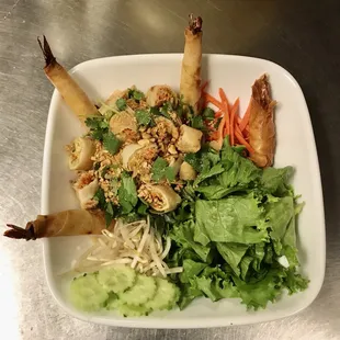 Special Crispy fried shrimp vermicelli noodles with vegetables