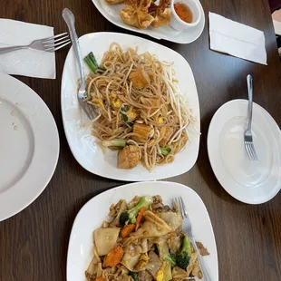 Crab Rangoon, N1. Pad Thai, N2. Pad See Ew