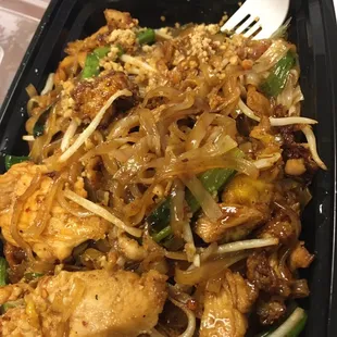 Chicken pad Thai lunch size.