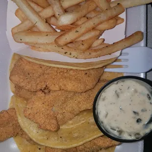 Fish Taco - the menu says with cabbage and cilantro sauce, reality has neither =/